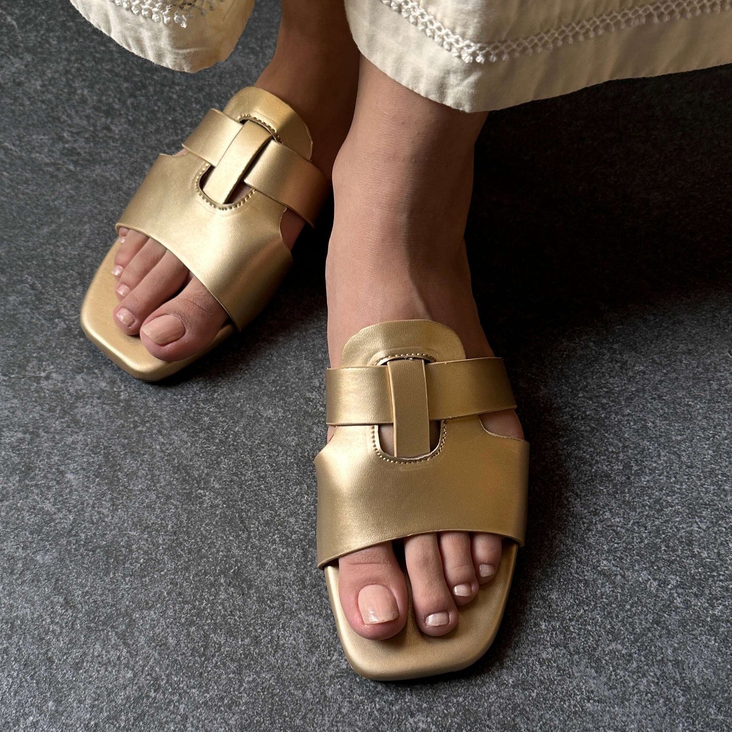 DELTA FLATS | Golden