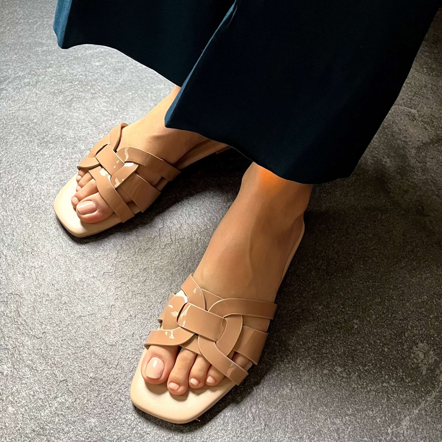 TORY FLATS | Beige