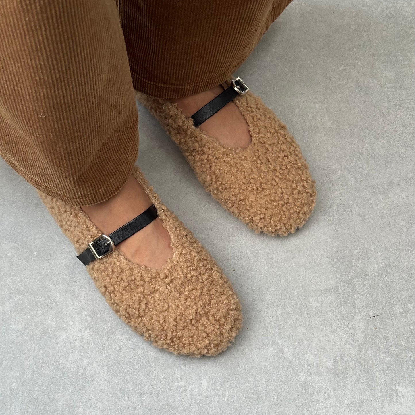 FROSTBITE BALLET | Brown Beige