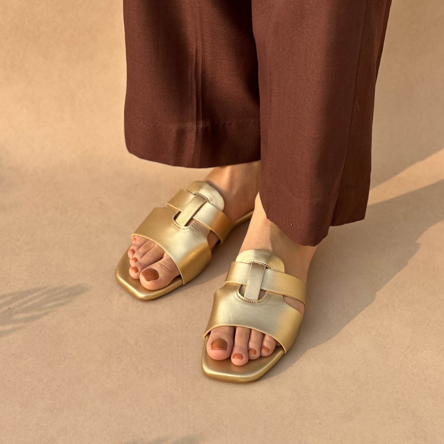 DELTA FLATS | Golden