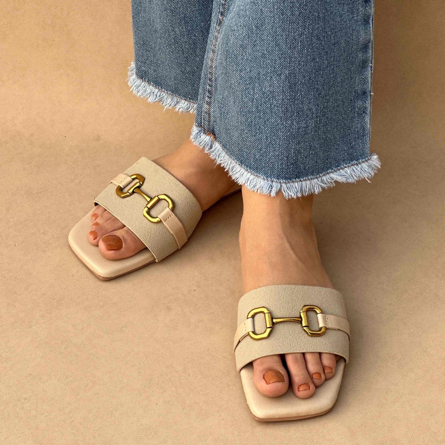 BUCKLEBABE SLIDES | Beige