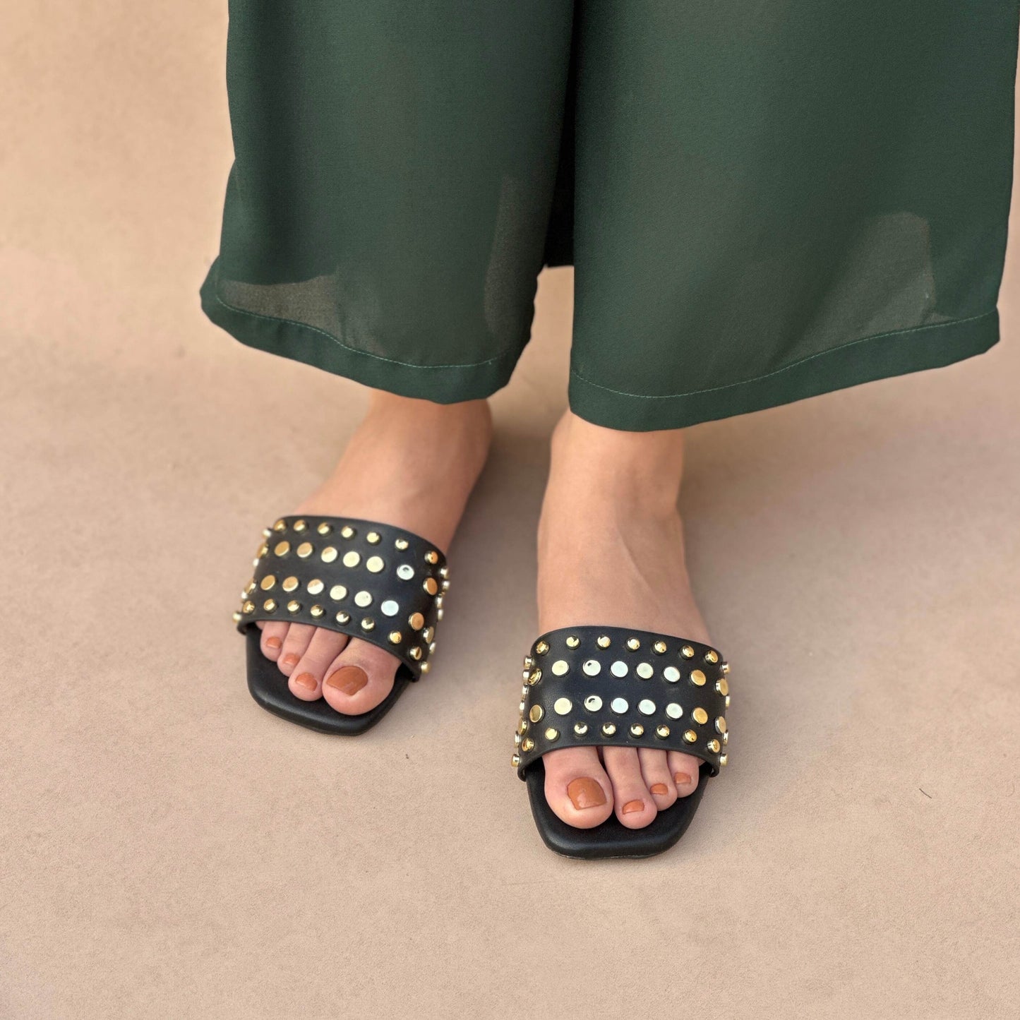 STUDY FLATS | Black