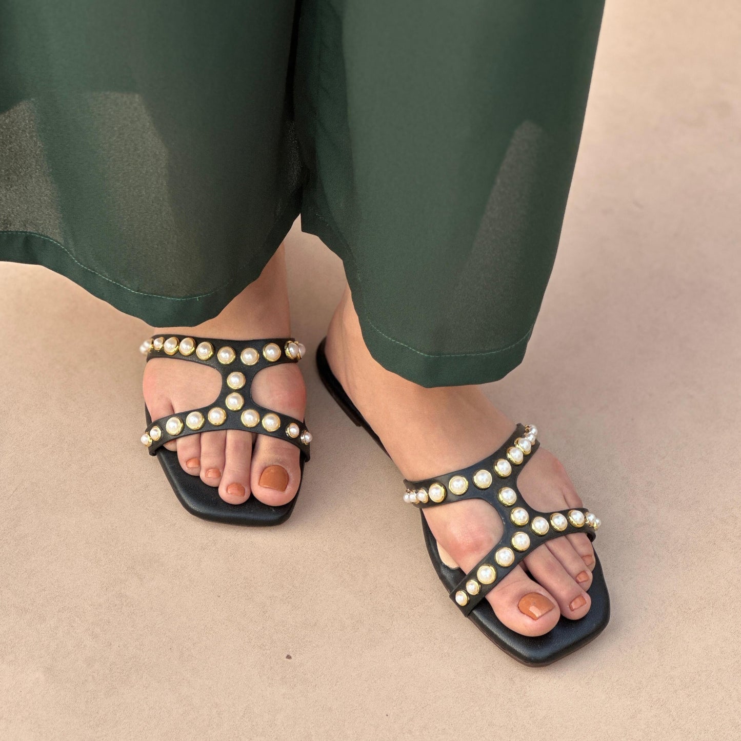PEARL FLATS | Black