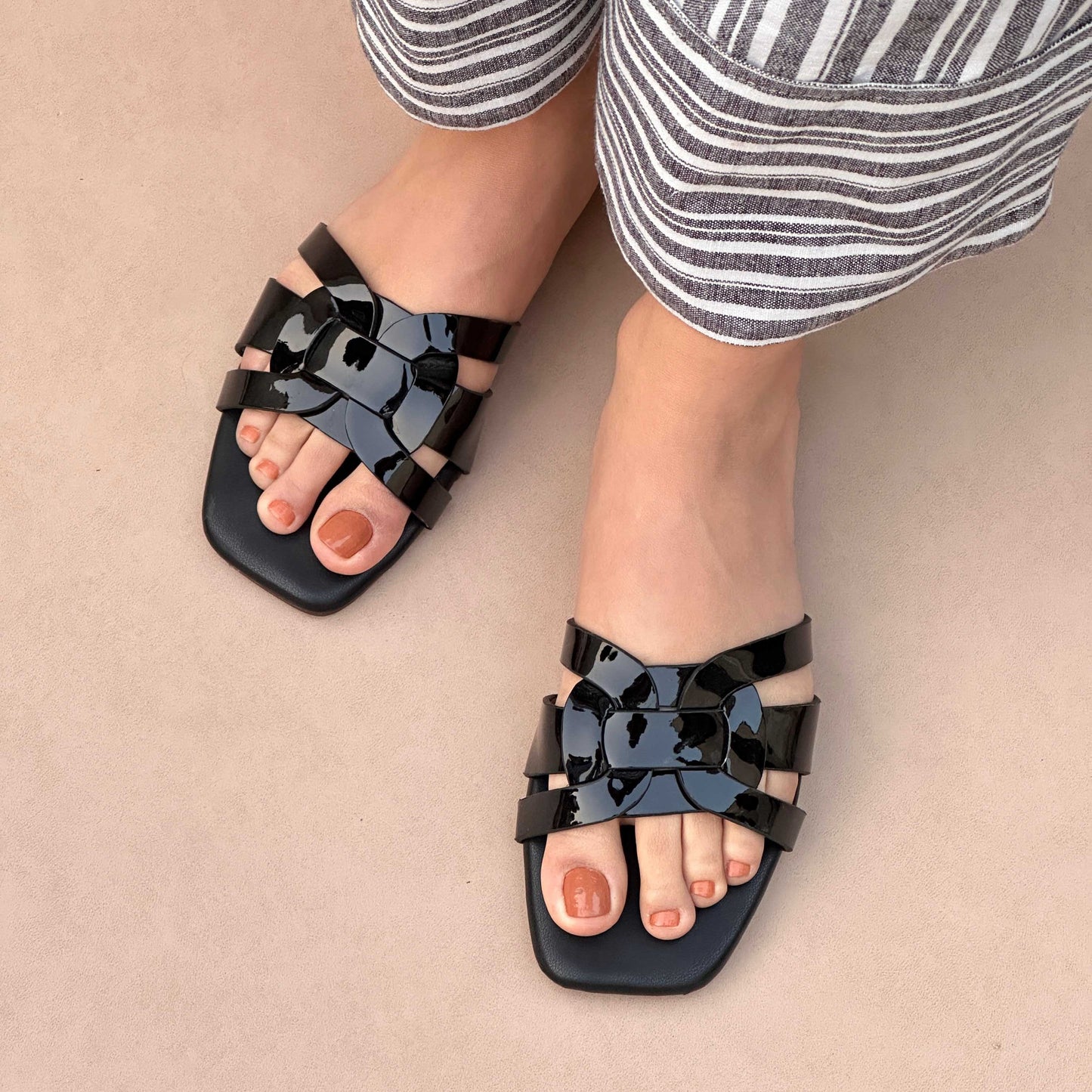 TORY FLATS | Black