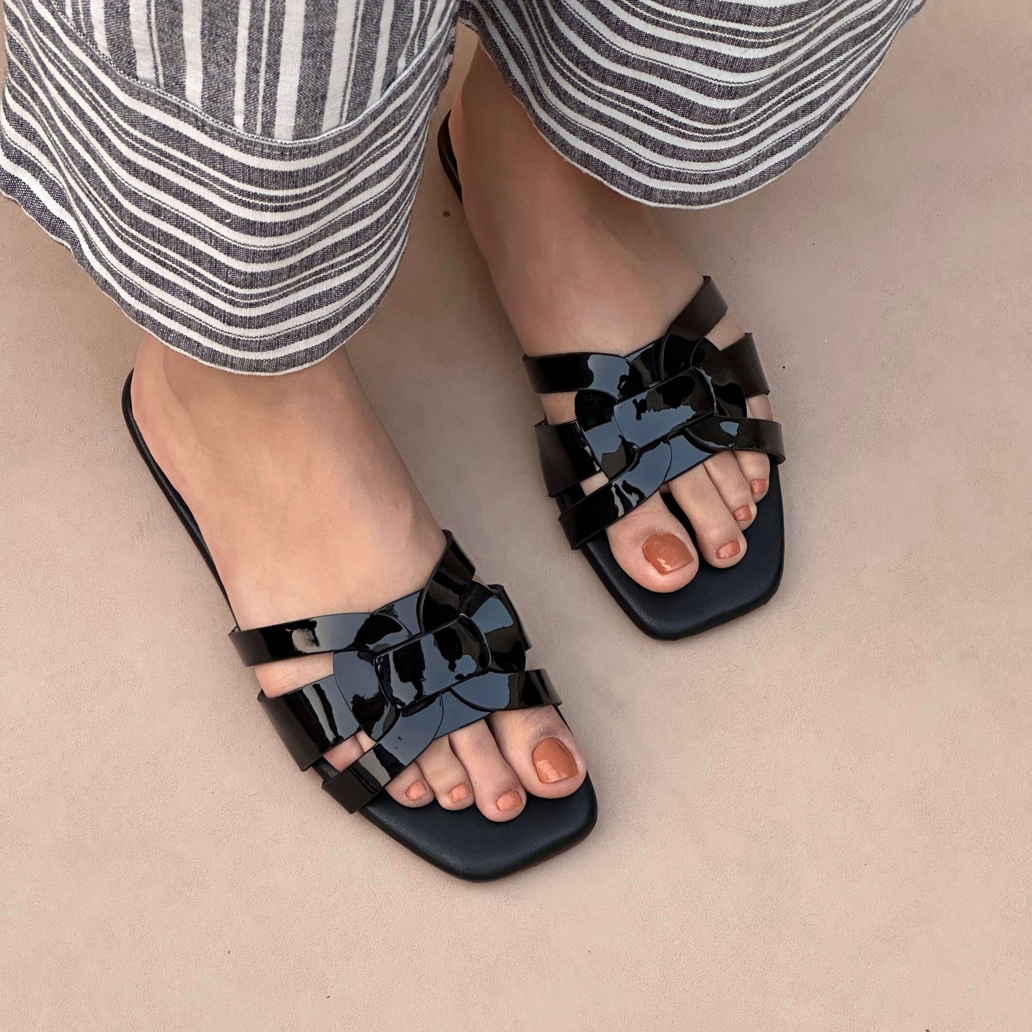 TORY FLATS | Black