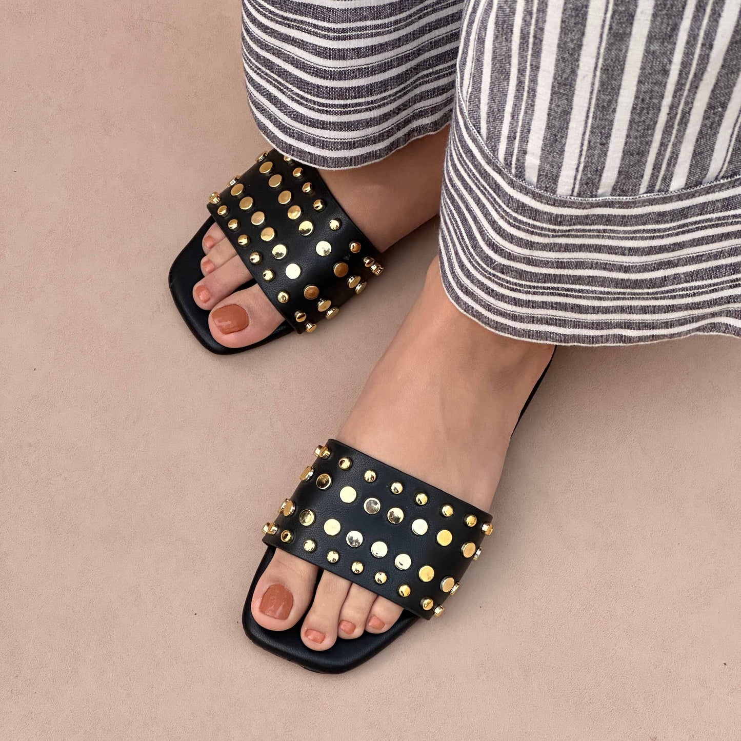 STUDY FLATS | Black