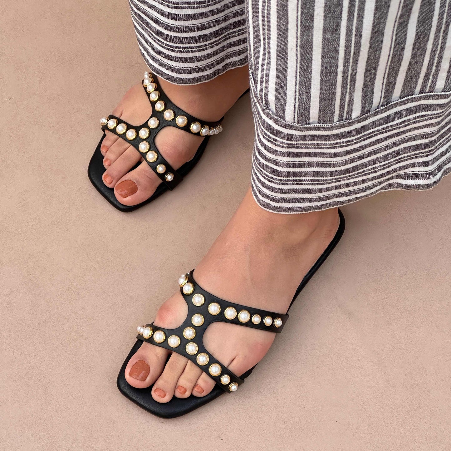 PEARL FLATS | Black