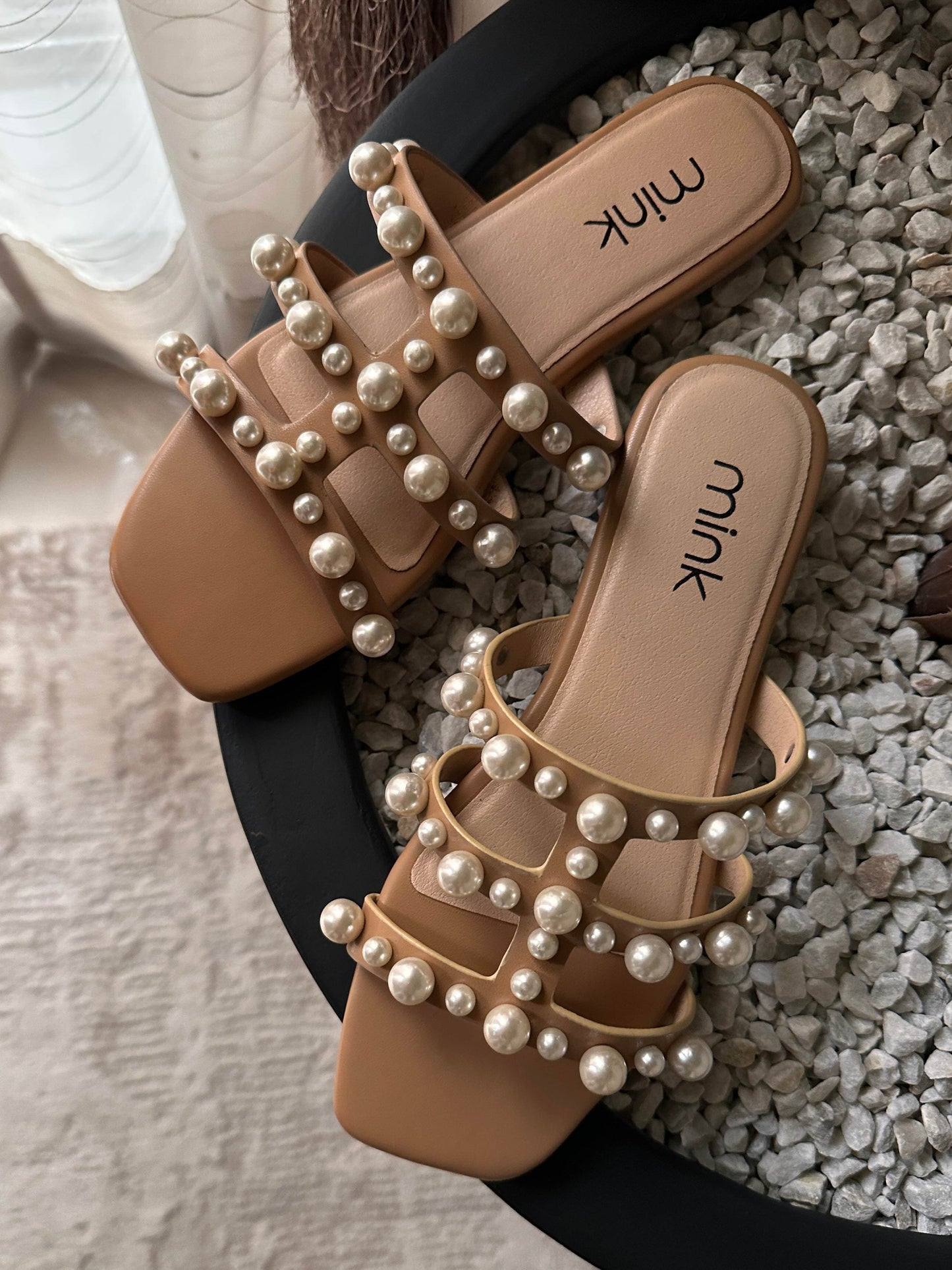 COSMO SLIDES | Punchy Beige