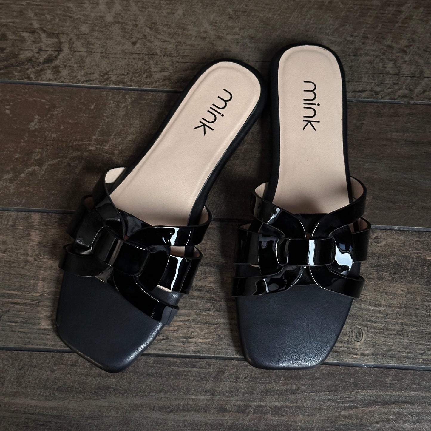 TORY FLATS | Black