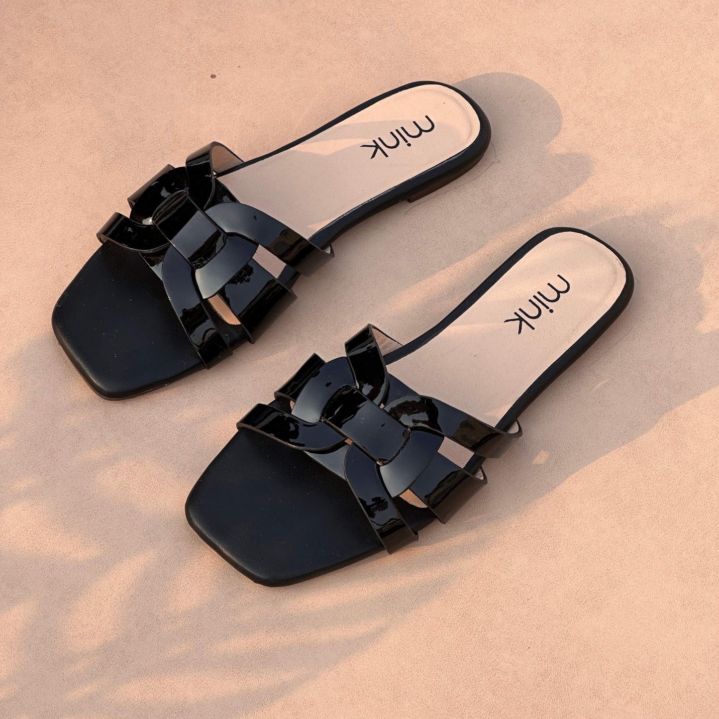 TORY FLATS | Black