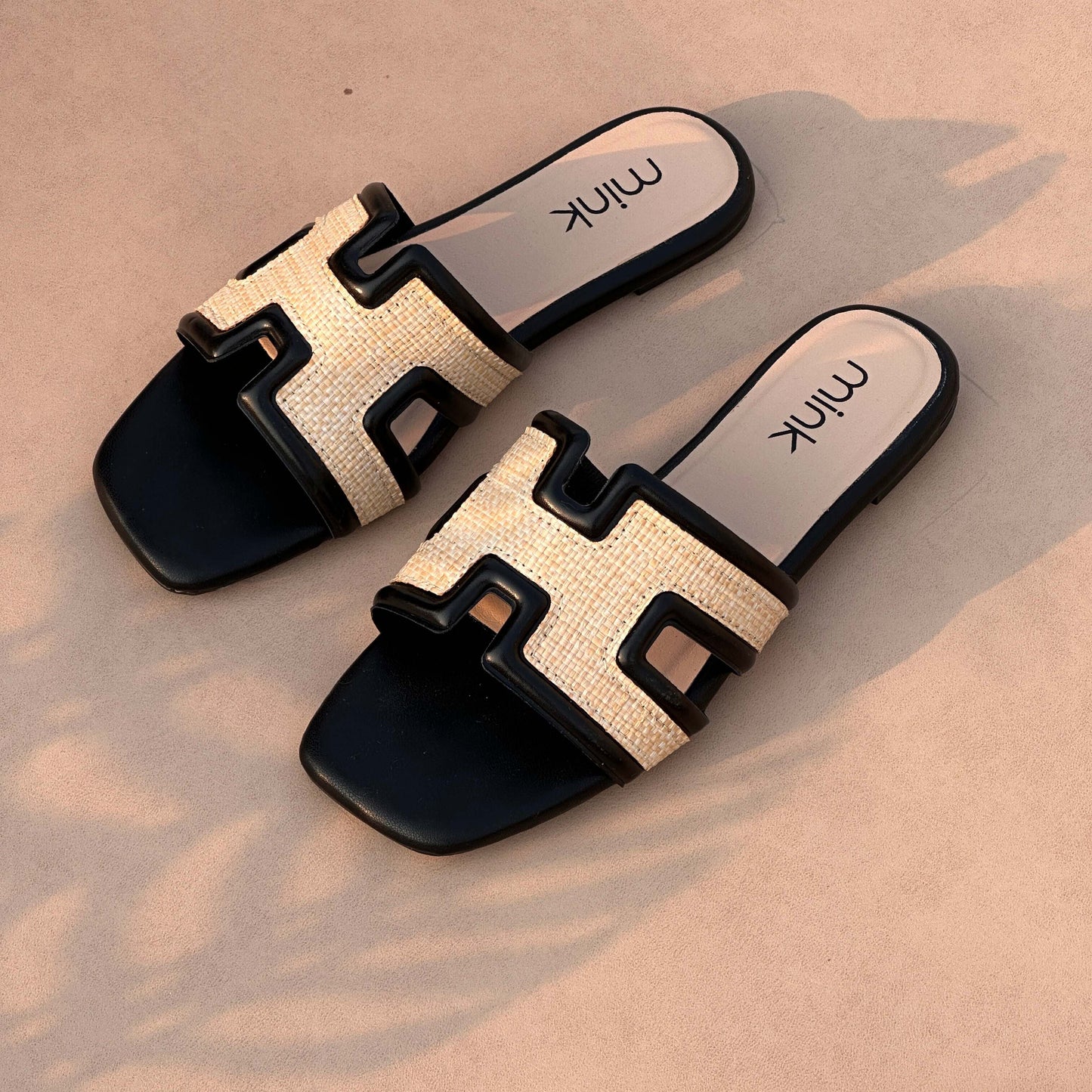 CLASSIC SLIDES | Black