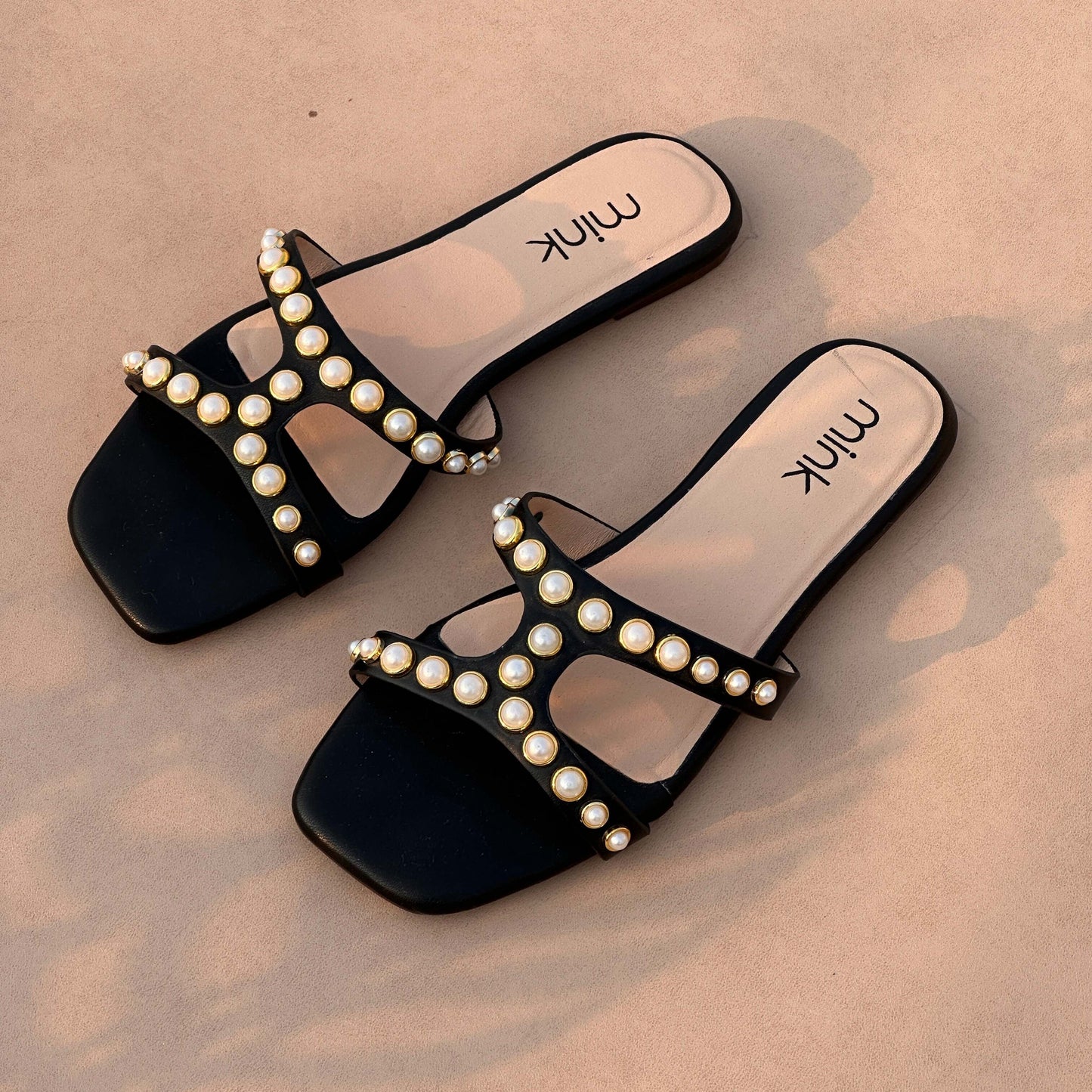 PEARL FLATS | Black
