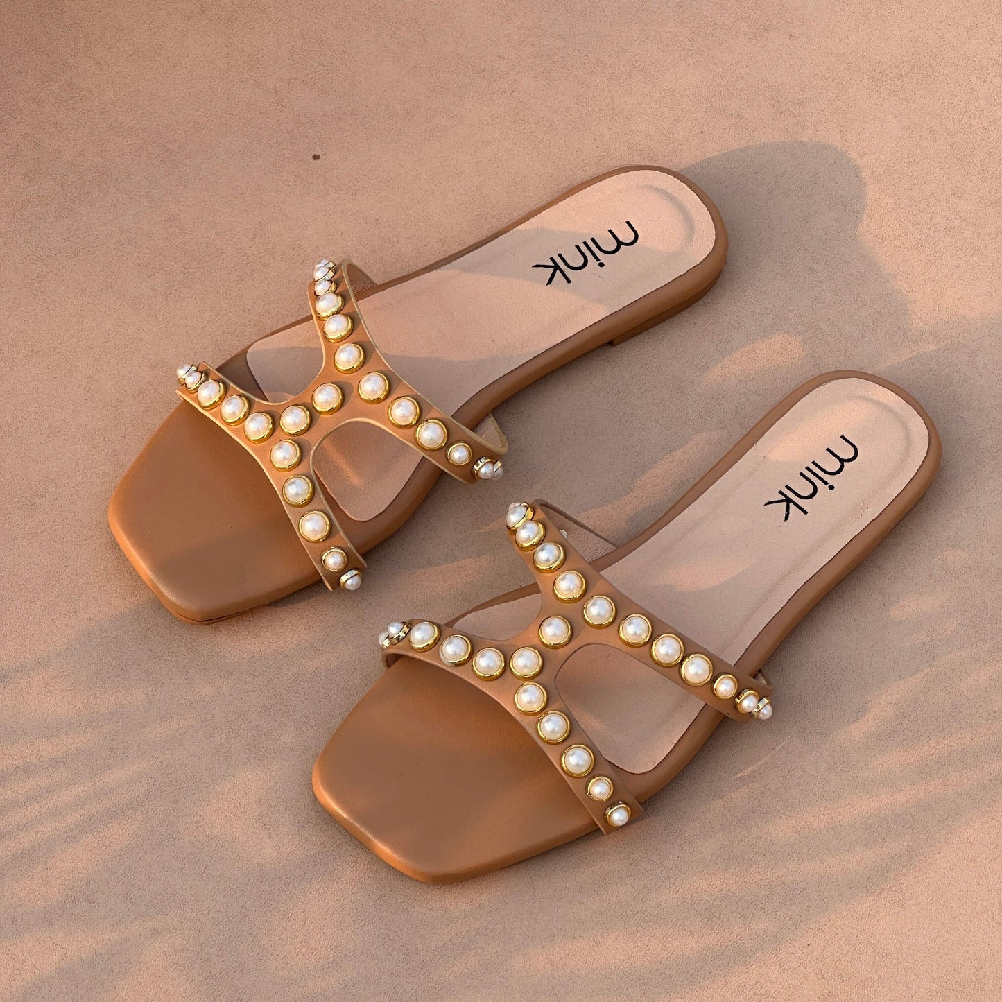 PEARL FLATS | Punchy Beige