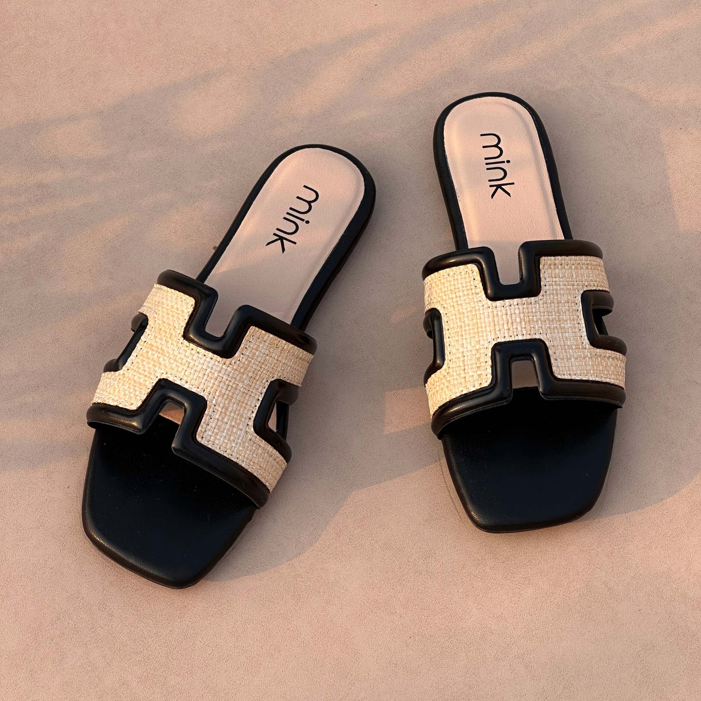 CLASSIC SLIDES | Black