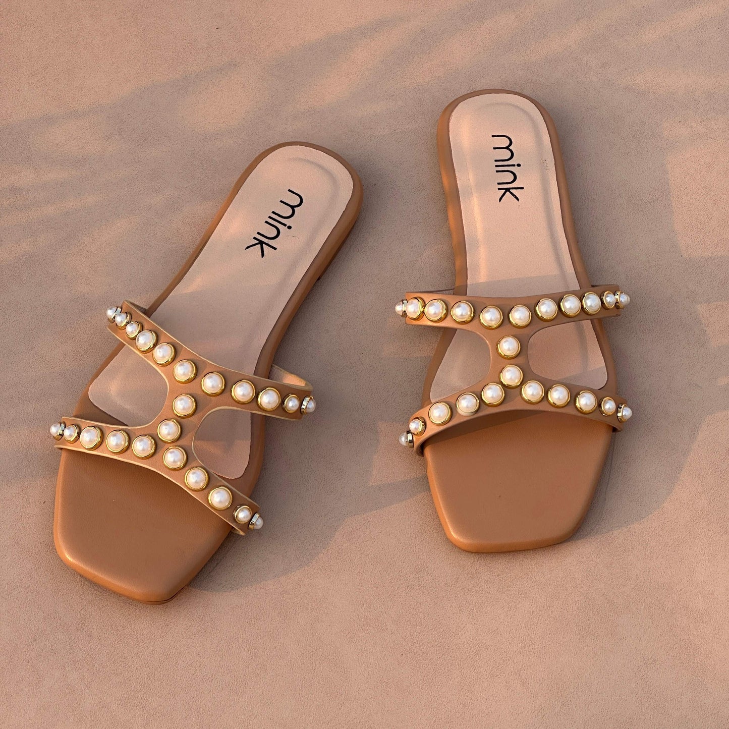 PEARL FLATS | Punchy Beige