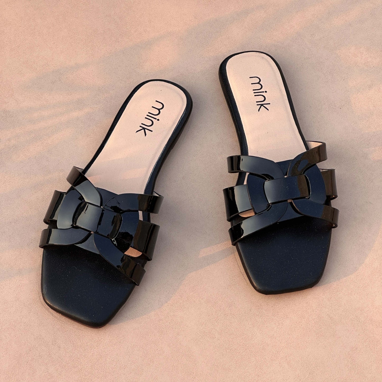 TORY FLATS | Black
