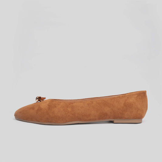 BROOCH SUEDE PUMPS | Red Beech