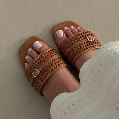 KNITTED SLIDES | Red Beech