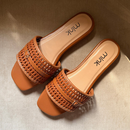 KNITTED SLIDES | Red Beech