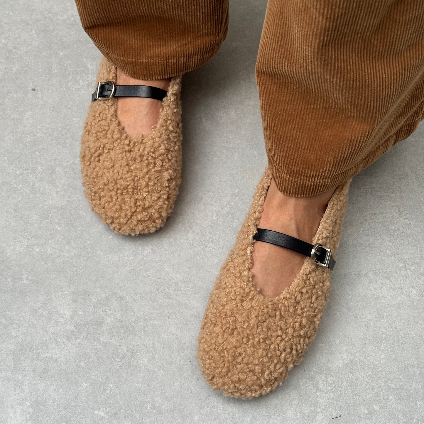 FROSTBITE BALLET | Brown Beige