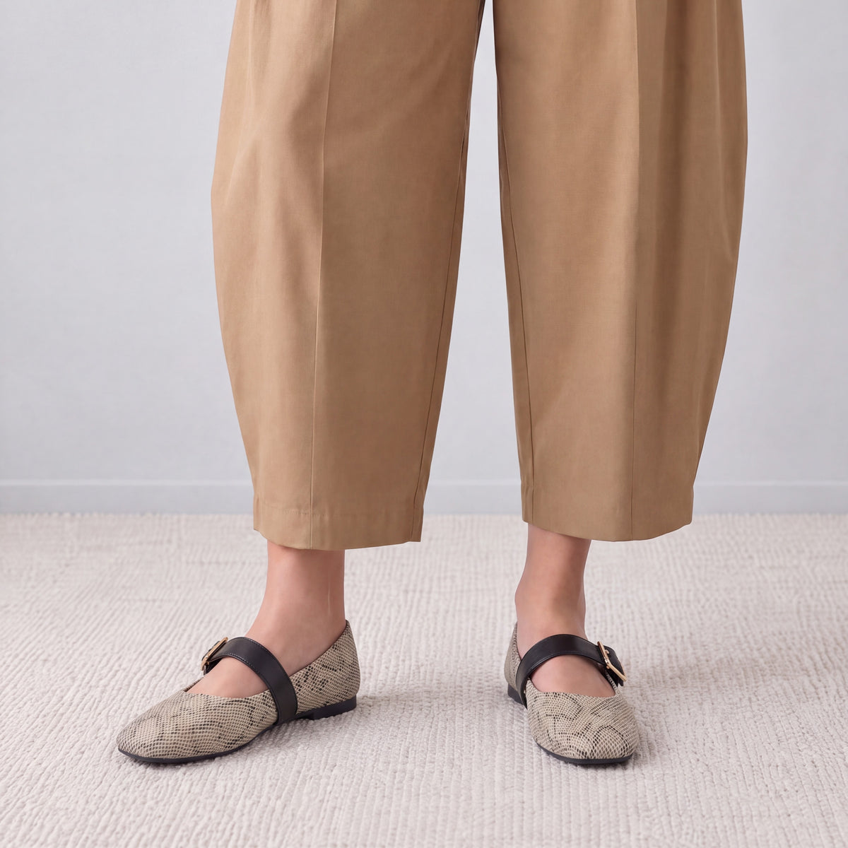 SNAKE MARYJANES | Ash White