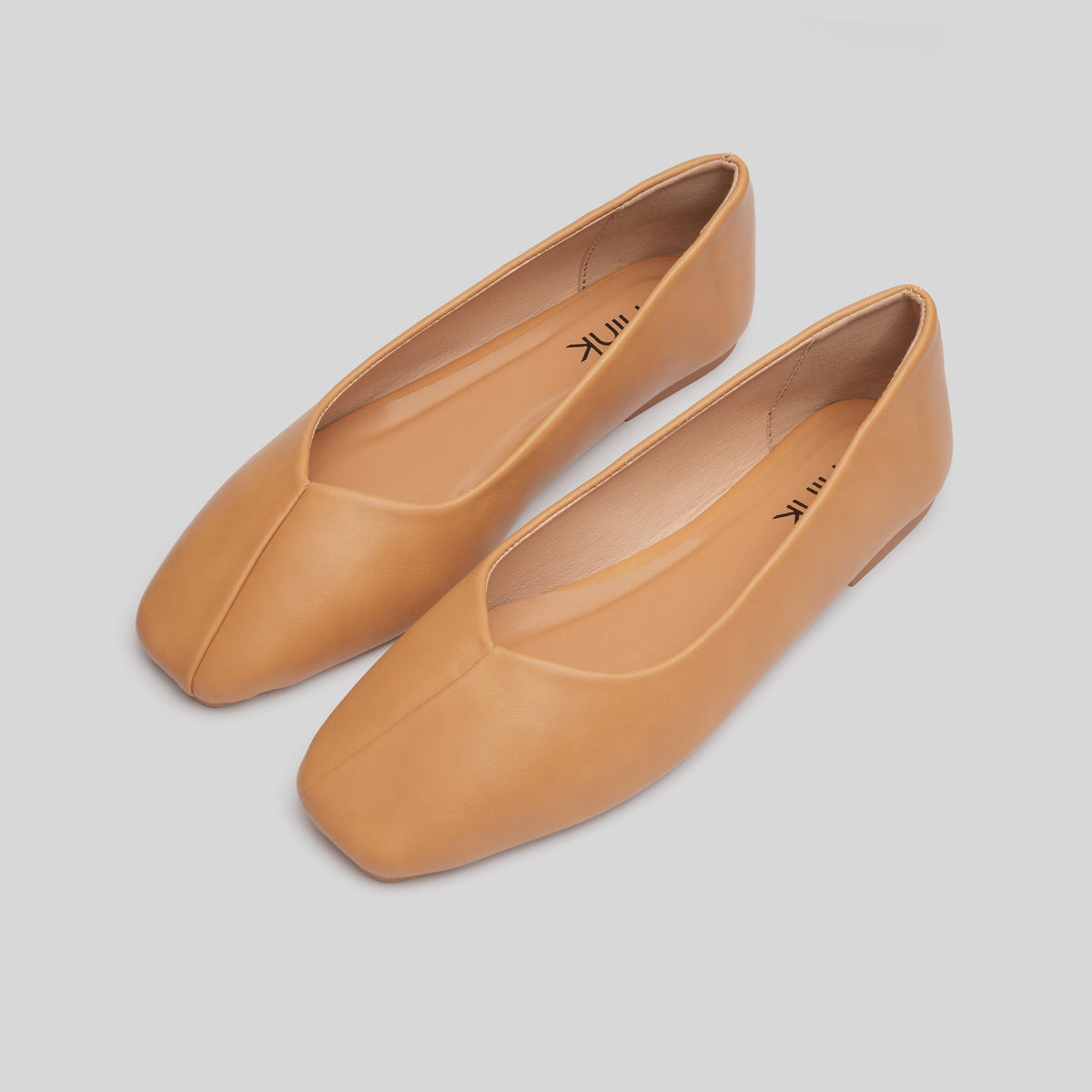 SEAM SQUARE PUMPS | Beige