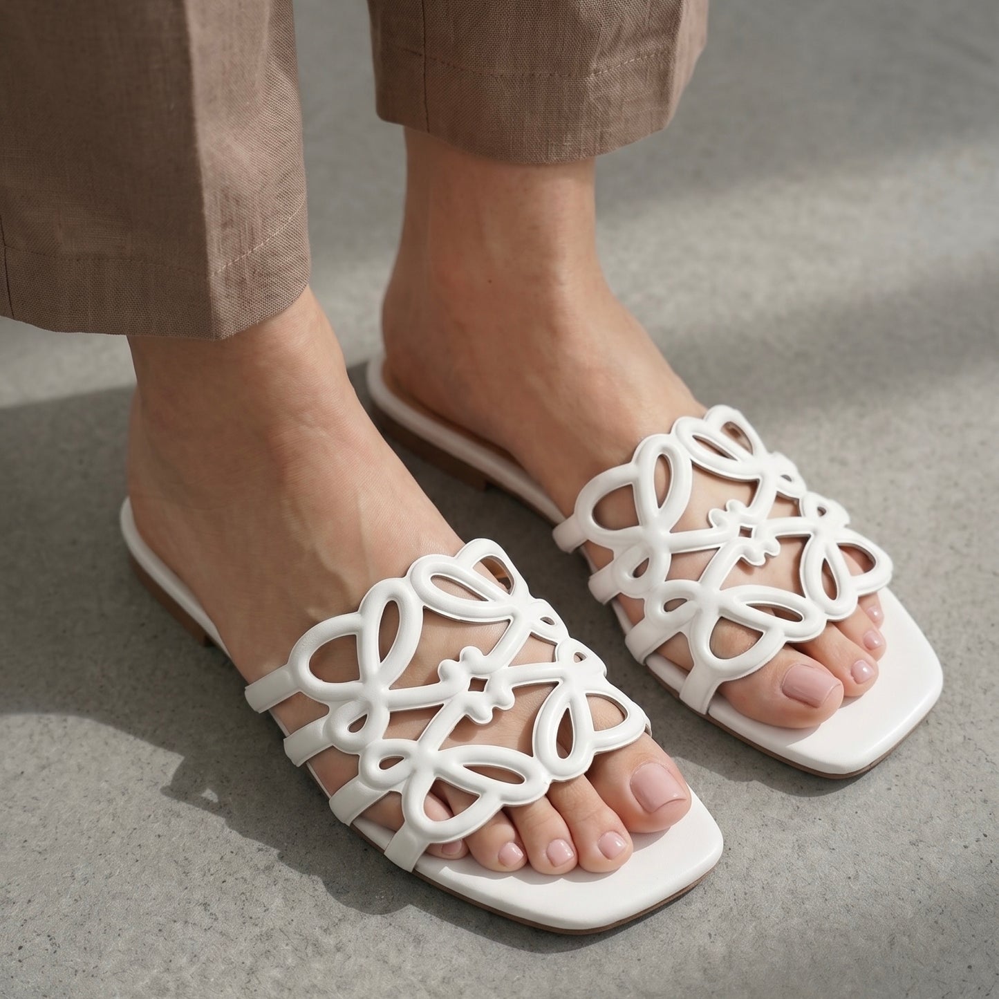 LOEWE SLIDES | White