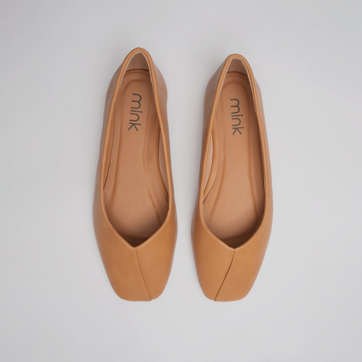 SEAM SQUARE PUMPS | Beige