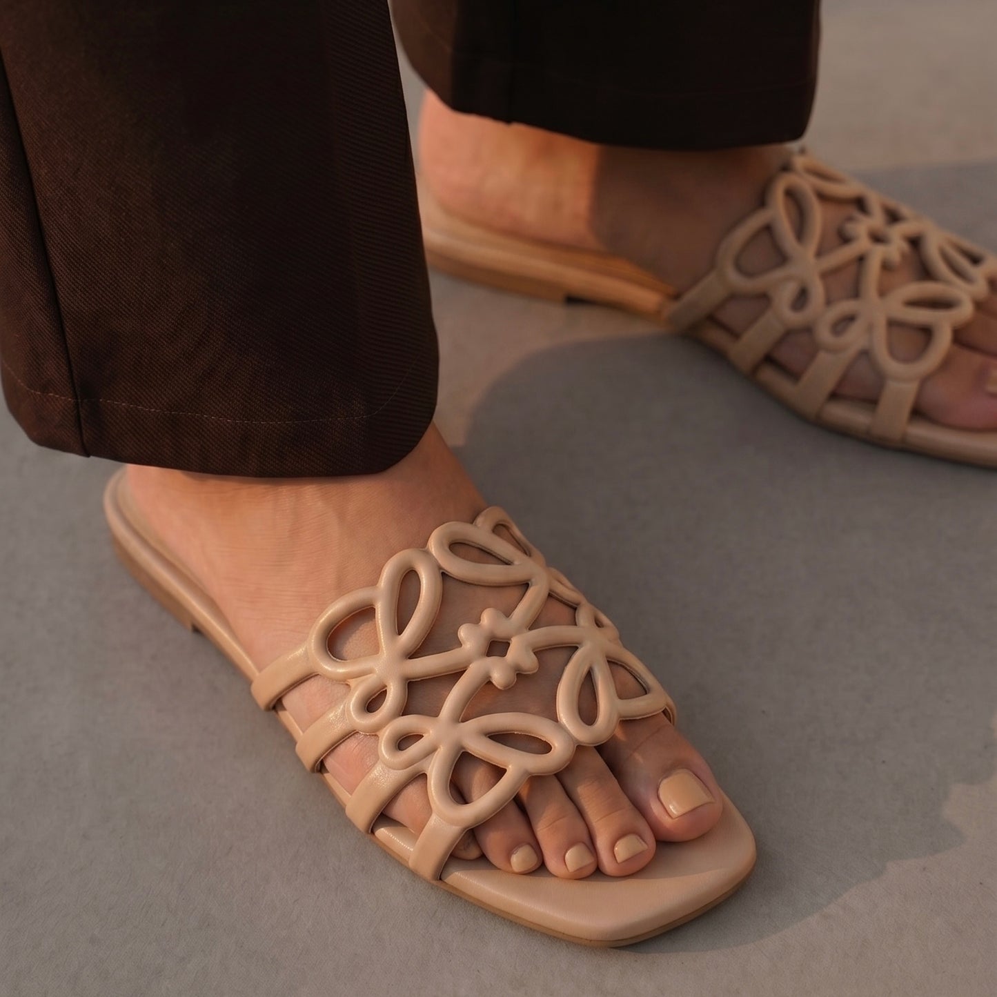 LOEWE SLIDES | Beige