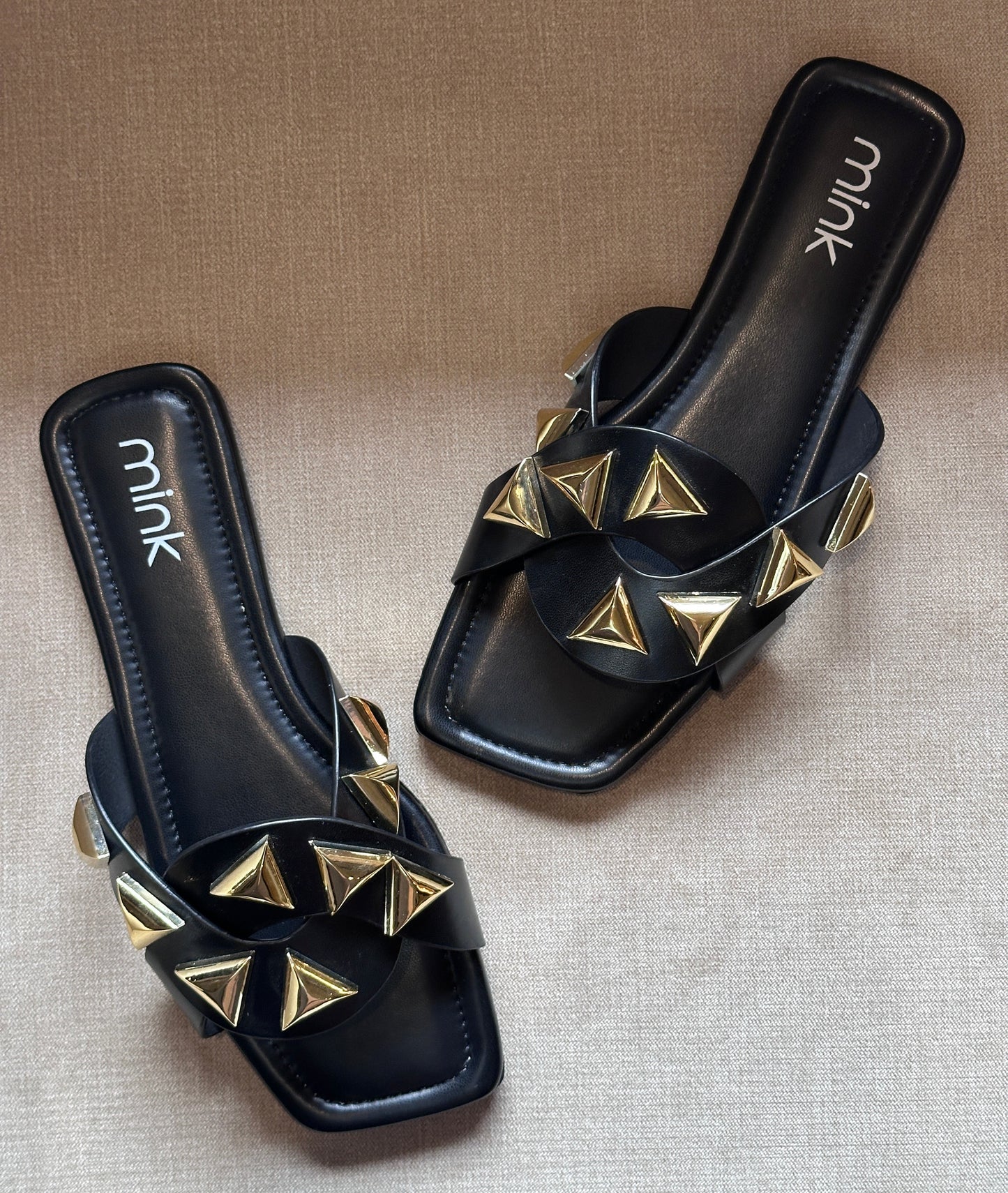 ANCHOR SLIDES | Black
