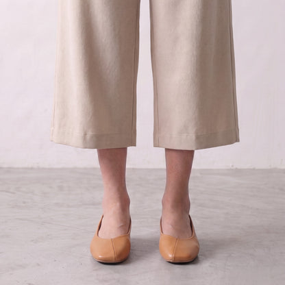 SEAM SQUARE PUMPS | Beige