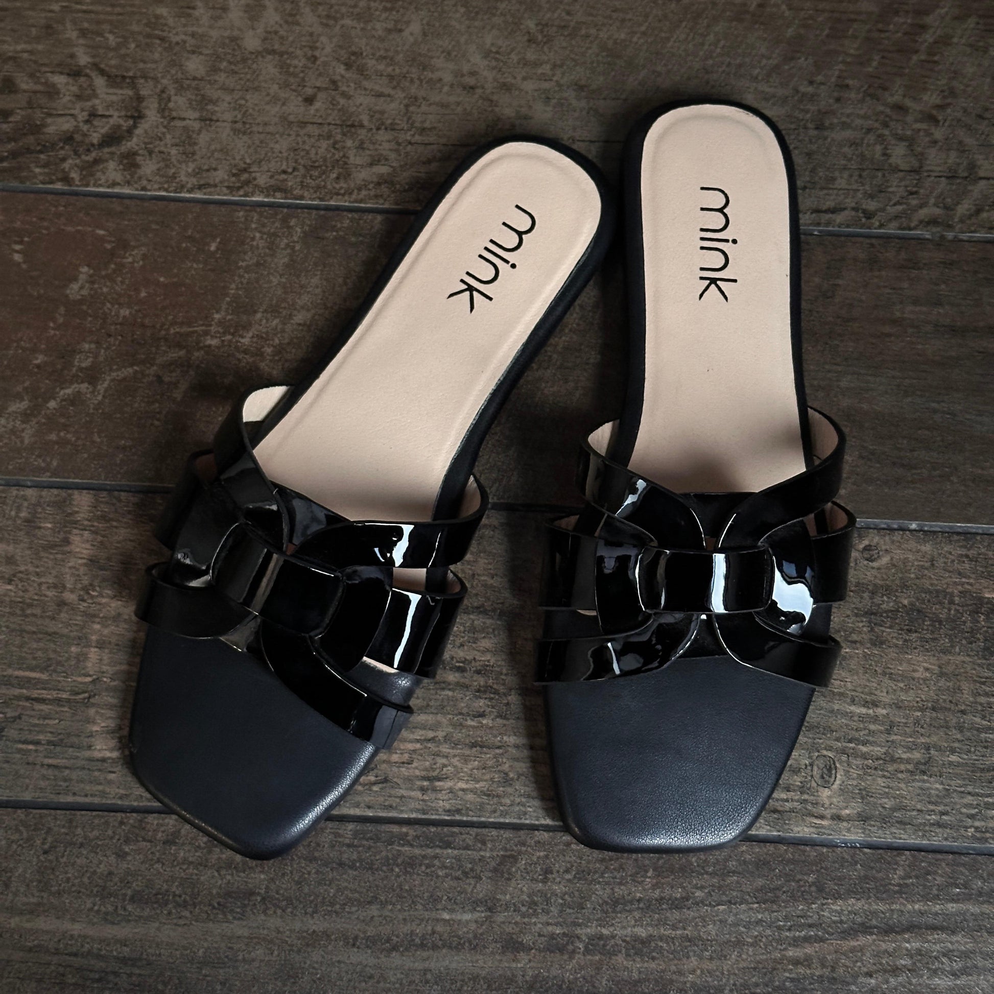 TORY FLATS | Black
